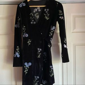 Flower velvet embroidered wrap dress